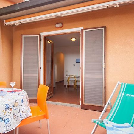 Residence Le Grazie Est カポリーヴェリ エクステリア 写真
