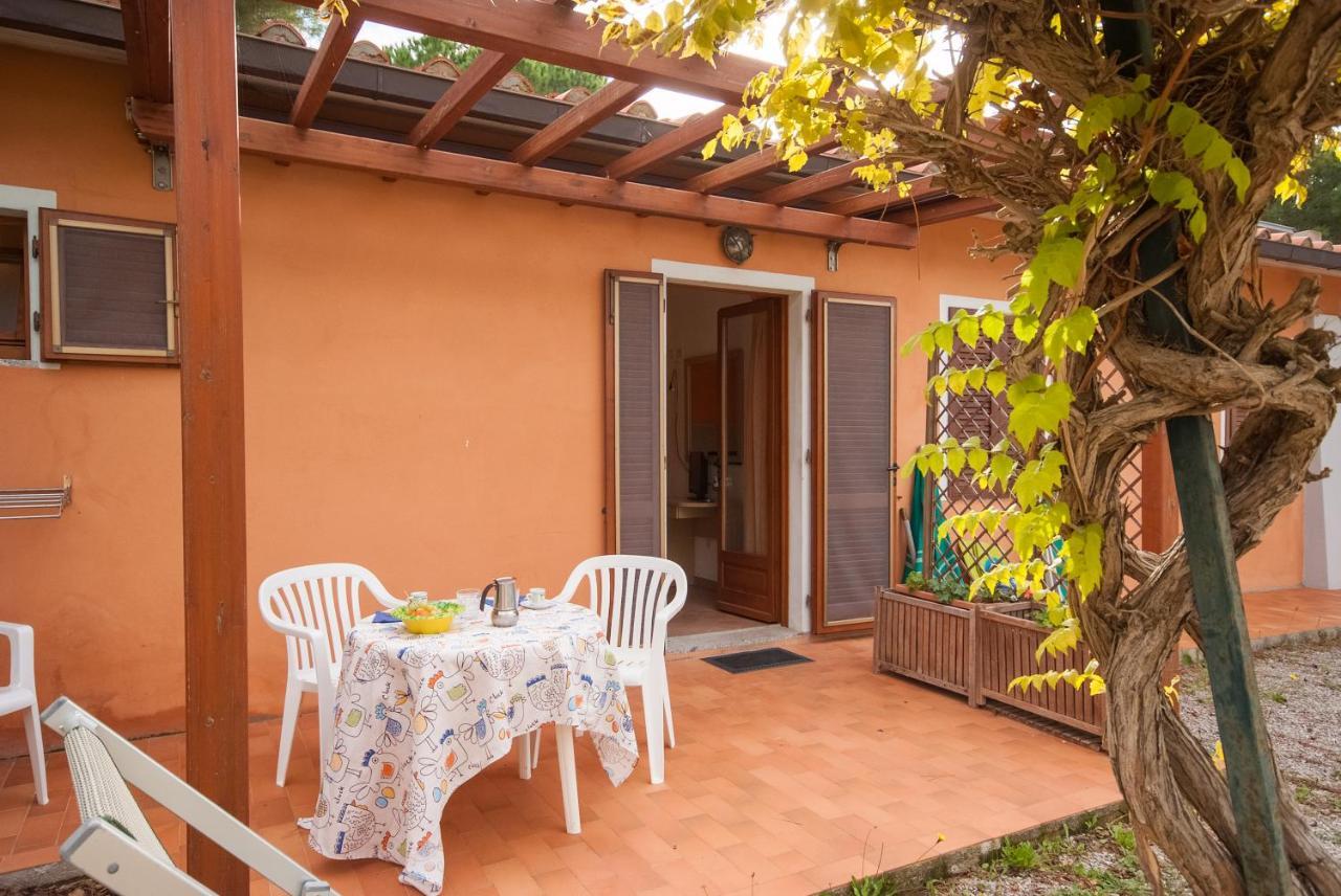 Residence Le Grazie Est カポリーヴェリ エクステリア 写真