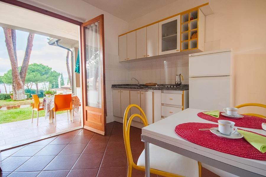 Residence Le Grazie Est カポリーヴェリ エクステリア 写真