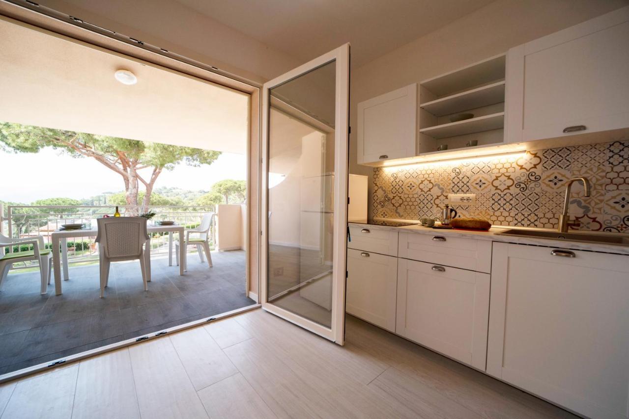 Residence Le Grazie Est カポリーヴェリ エクステリア 写真
