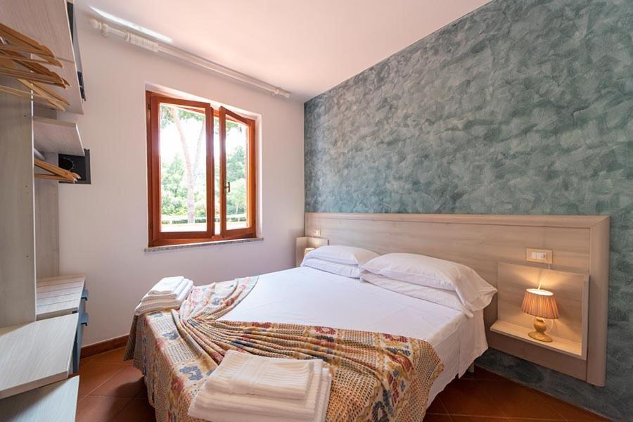 Residence Le Grazie Est カポリーヴェリ エクステリア 写真